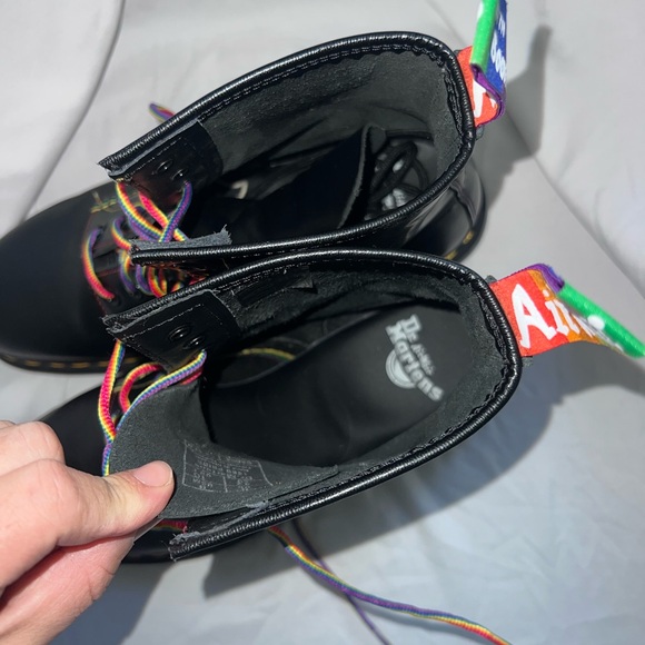 Dr. Martens Black Pride 1460 Boots size 10 men - Picture 5 of 8